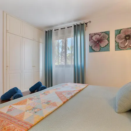 Away From Lejlighed *